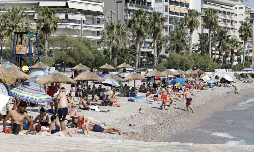 Καιρός: Επιμένει ο καύσωνας και την Κυριακή με 41 βαθμούς Κελσίου