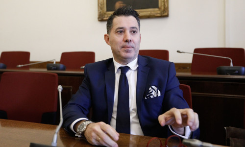 Κατάθεση Μανιαδάκη για την υπόθεση Novartis: «Μου κατέστρεψαν τη ζωή για μια ανυπόστατη κατηγορία»
