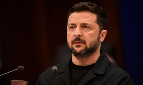 Bloomberg: Ο Ζελένσκι θα ζητήσει από τους Ευρωπαίους να πληρώσουν τους μισθούς των στρατιωτών