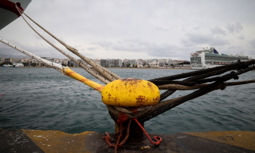 Δεμένα τα πλοία σε Πειραιά, Ραφήνα και Λαύριο - Πού υπάρχει απαγορευτικό απόπλου