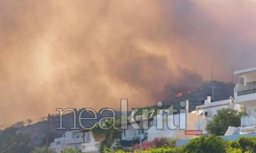 Φωτιά στην Ιεράπετρα: Μήνυμα του «112» για εκκένωση από 5 περιοχές