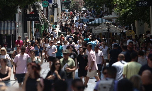 Θερινές εκπτώσεις 2025: Πότε ξεκινούν – Ποια Κυριακή θα είναι ανοιχτά τα καταστήματα