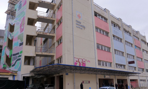 Λάρισα: Σε ειδικό θάλαμο απομονωμένη παραμένει η γιατρός με αιμορραγικό πυρετό
