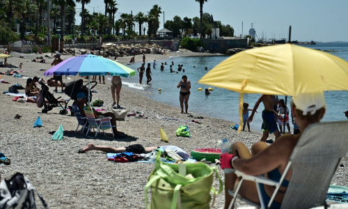 Καιρός: Ψυχρό μέτωπο-καμικάζι φτάνει στην Ελλάδα με βοριάδες - Η ημερομηνία της αλλαγής Καιρός: Έρχεται πενθήμερο «κόλαση» με 43άρια - Πότε κορυφώνεται το νέο κύμα καύσωνα στην χώρα μας