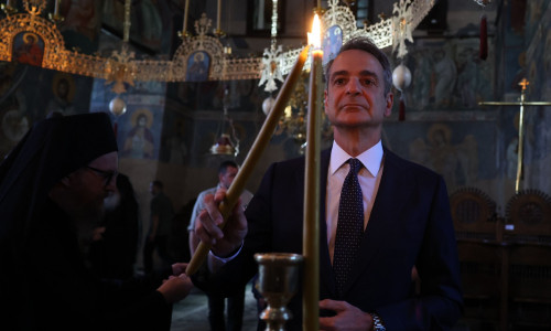 Στο Άγιο Όρος ο Κυριάκος Μητσοτάκης: Υποσχέθηκε αρωγή 100 εκατομμυρίων ευρώ στις Μονές έως το 2030