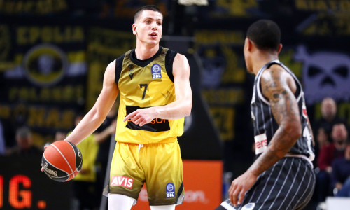 AEK: Στην τελική ευθεία η παραμονή Φλιώνη με τριετές συμβόλαιο