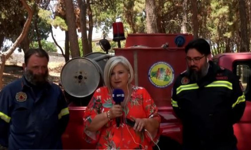 Μυτιλήνη: Ιερείς «πυροσβέστες» πέφτουν με τα ράσα στις φωτιές για την προστασία του τόπου τους