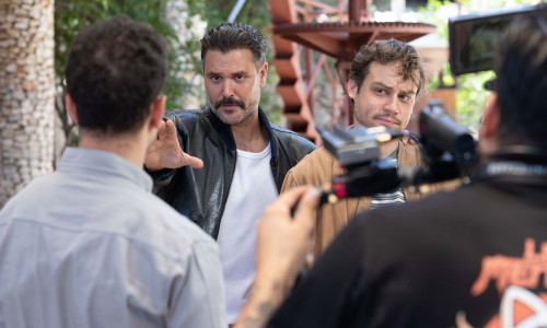 ΑΝΤ1: Ξεκίνησαν τα γυρίσματα της νέας σειράς «Γιατί ρε πατέρα;»