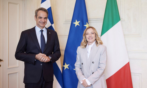 Στη Ρώμη ο πρωθυπουργός για τη Διάσκεψη για την Ανάκαμψη της Ουκρανίας