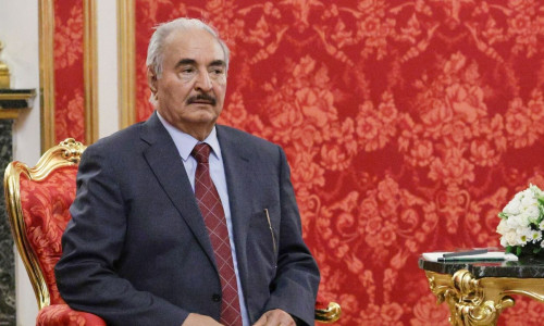 Η προσέγγιση της Αθήνας στον Χαφτάρ