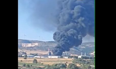 Φωτιά κοντά σε βιοτεχνία ανακύκλωσης στην Αλεξανδρούπολη - 112 για τοξικούς καπνούς