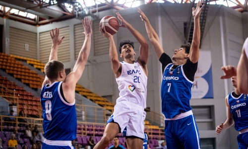 EuroBasket 2025 U20: Με τρομερό Σαμοντούροφ η Εθνική Ελλάδας διέλυσε τη Τσεχία - Βίντεο