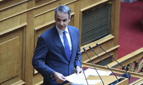 Εξεταστική: Γιατί ο Μητσοτάκης πάει πίσω στο 1998 για τα σκάνδαλα των επιδοτήσεων