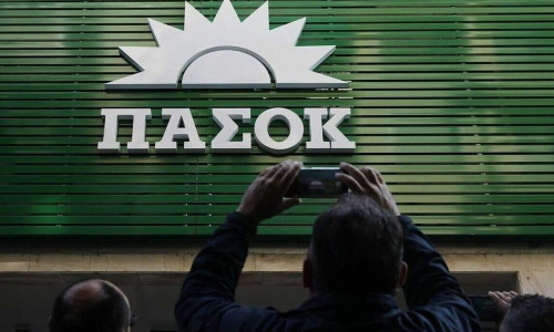 Το μεταναστευτικό συνεχίζει να δυσκολεύει το ΠΑΣΟΚ