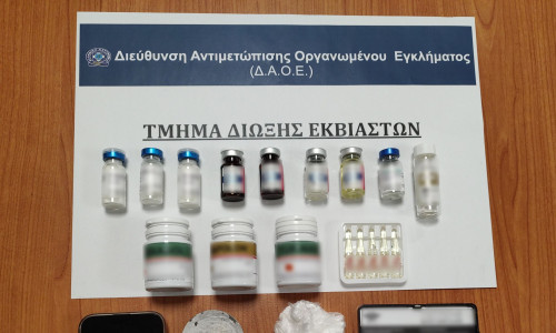 Συνελήφθησαν δύο άνδρες που επιτέθηκαν και ξυλοκόπησαν πολίτη και αστυνομικό σε νυχτερινό κέντρο