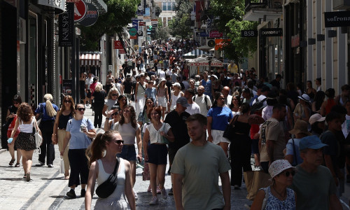 Θερινές εκπτώσεις: Ανοιχτά την Κυριακή τα καταστήματα – Τι να προσέξουν οι καταναλωτές