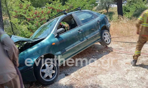 Εύβοια: Αυτοκίνητο με ηλικιωμένους βρισκόταν στο χείλος του γκρεμού