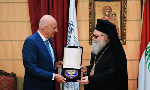 Νίκος Δένδιας και Πατριάρχης Αντιόχειας συζήτησαν για την προστασία των χριστιανών στη Συρία