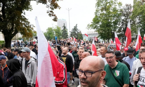 Η Πολωνία λέει «στοπ» στην παράνομη μετανάστευση - Αντιμεταναστευτικές διαδηλώσεις σε πολλές χώρες