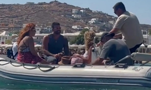 Δημήτρης Αλεξάνδρου: Διακοπές στη Μύκονο - Βόλτα με σκάφος στη Δήλο