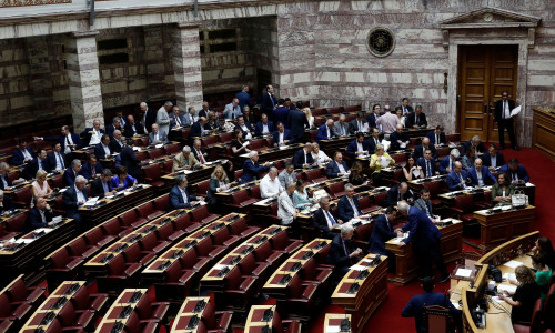 Προανακριτική για Τέμπη: Με 157 «ναι», ο Καραμανλής παραπέμπεται στο Δικαστικό Συμβούλιο