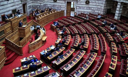 Κατατέθηκε στη Βουλή το νομοσχέδιο για το πειθαρχικό δίκαιο στο Δημόσιο