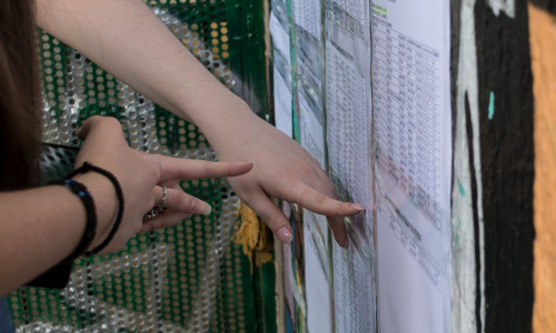 Βάσεις 2025: Δείτε αναλυτικά τις βάσεις για όλες τις σχολές σε όλα τα επιστημονικά πεδία