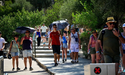 Καιρός: Πότε υποχωρεί ο καύσωνας - Προειδοποίηση Αρναούτογλου για νέα θερμή εισβολή
