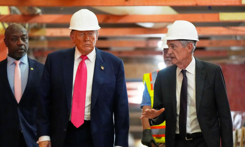 ΗΠΑ: Καβγάς μεταξύ Τραμπ και προέδρου της Ομοσπονδιακής Τράπεζας μπροστά στις κάμερες - Δείτε βίντεο