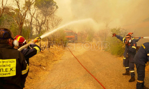 LIVE BLOG: Σε πύρινο κλοιό Αφίδνες, Εύβοια, Κύθηρα και Μεσσηνία - Συνεχείς εκκενώσεις οικισμών