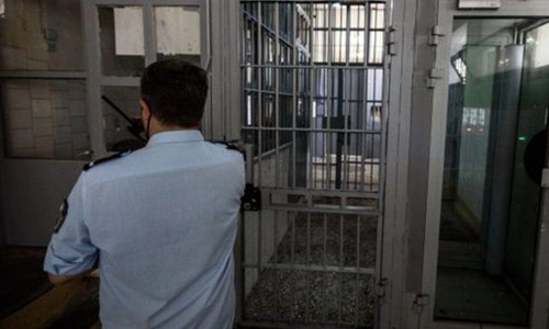 Έρχεται «μπλόκο» στις επικοινωνίες από κινητά τηλέφωνα μέσα από τις φυλακές