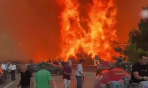Τουρκία: Μαίνεται η πύρινη κόλαση - Μαζικές εκκενώσεις, νεκρός πυροσβέστης στην Προύσα