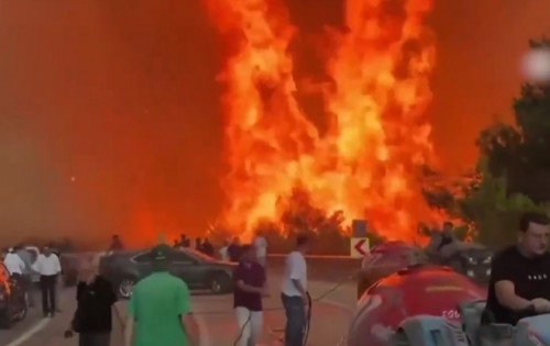 Τεράστιες φωτιές στην Τουρκία - 3.500 άτομα απομακρύνθηκαν από τα σπίτια τους στην Προύσα