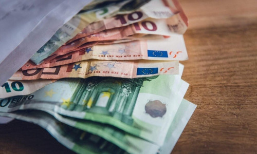 Πληρωμές ΟΠΕΚΑ: Πότε καταβάλλονται 281.414.240 ευρώ σε 1.103.979 δικαιούχους