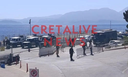 Crown Iris: &laquo;&Alpha;&sigma;&tau;&alpha;&kappa;ό&sigmaf;&raquo; &omicron; Ά&gamma;&iota;&omicron;&sigmaf; &Nu;&iota;&kappa;ό&lambda;&alpha;&omicron;&sigmaf; &epsilon;&nu;ό&psi;&epsilon;&iota; &tau;&eta;&sigmaf; ά&phi;&iota;&xi;&eta;&sigmaf; &tau;&omicron;&upsilon; &kappa;&rho;&omicron;&upsilon;&alpha;&zeta;&iota;&epsilon;&rho;ό&pi;&lambda;&omicron;&iota;&omicron;&upsilon; &mu;&epsilon; &Iota;&sigma;&rho;&alpha;&eta;&lambda;&iota;&nu;&omicron;ύ&sigmaf;