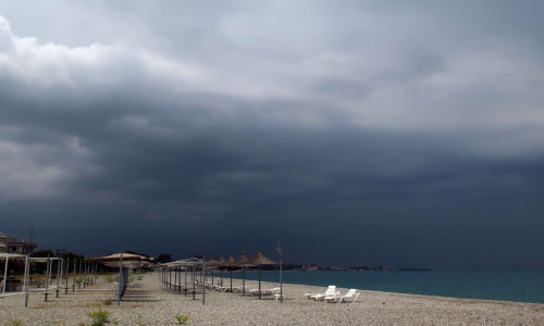 Ξεκινά η ραγδαία μεταβολή του καιρού – Με καταιγίδες και χαλάζι η Πέμπτη