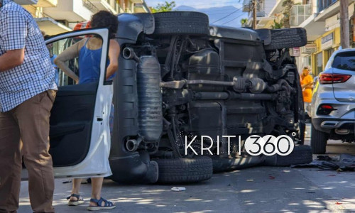 Τροχαίο στο κέντρο των Χανίων: Οικογένεια με παιδιά σώθηκε από θαύμα - Τούμπαρε το αυτοκίνητο