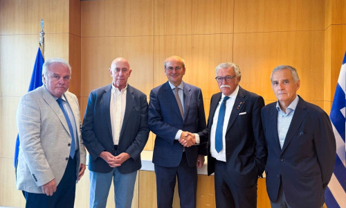 Χατζηδάκης: Η Ελλάδα στέκεται απέναντι σε κάθε μορφή ρατσισμού και αντισημιτισμού