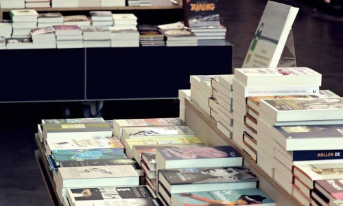 ΔΥΠΑ: Θα δοθούν 150.000 επιταγές των 25 ευρώ για αγορά βιβλίου – Ποιοι είναι οι δικαιούχοι