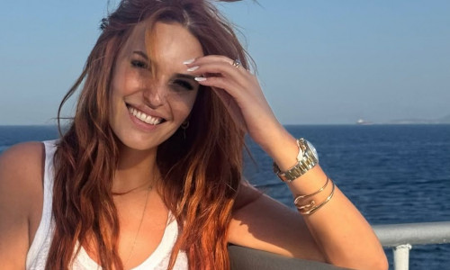 Σίσσυ Χρηστίδου: Καλοκαιρινή απόδραση στο Γύθειο με τους φίλους της