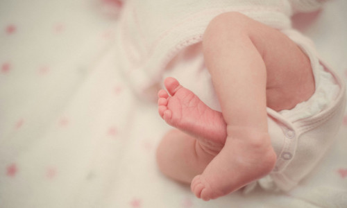 Φρίκη στη Γαλλία: Νοσηλεύτρια κατηγορείται για σεξουαλικές επιθέσεις σε βρέφη