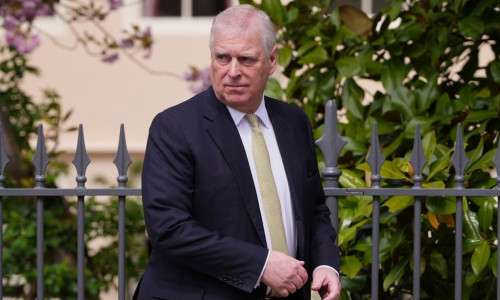 Πρίγκιπας Άντριου: Το «Μαύρο Πρόβατο» της Βασιλικής Οικογένειας που απείλησε το Στέμμα