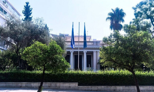 Κυβερνητικές πηγές σε Ανδρουλάκη: Ας μην ανησυχεί καλοκαιριάτικα, οι εκλογές θα γίνουν το 2027