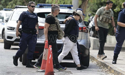 Παλαιό Φάληρο: Έφτασε στον ανακριτή η 32χρονη Αλγερινή για τον θάνατο της τρίχρονης κόρης της