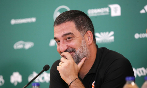Ο σεβασμός του Αρντά Τουράν και οι αναφορές στον «αδερφό» Εργκίν Αταμάν και στο φίλο, Τζέντι Όσμαν