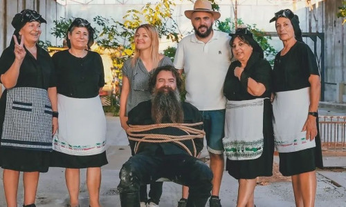 Οι γιαγιάδες της Κρήτης επιστρέφουν: Viral το νέο επεισόδιο του «Καλοκαίρι Στο Νότο»