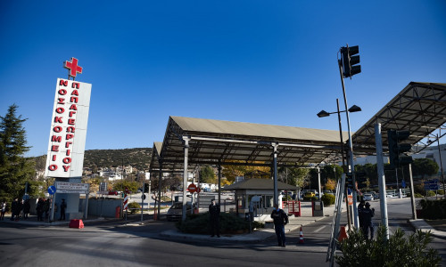 Θεσσαλονίκη: Χειρουργήθηκε στο κεφάλι το 8χρονο αγόρι που έπεσε από μπαλκόνι στην Ασπροβάλτα