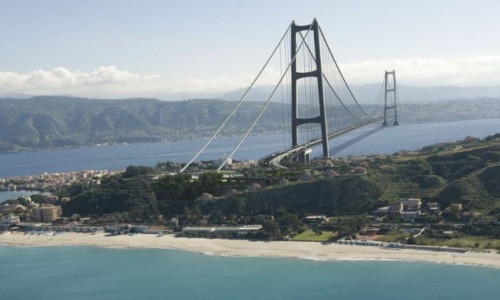 Ιταλία: Η Μελόνι αναθερμαίνει το σχέδιο κόστους €13,5 δισ. για γέφυρα στη Σικελία