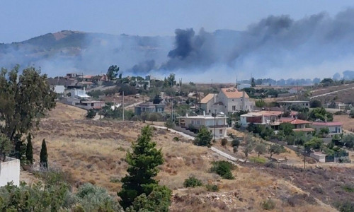 Ειδική πλατφόρμα για την προσωρινή διαμονή πληγέντων από την πυρκαγιά που μαίνεται στην Κερατέα