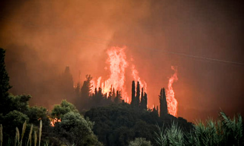 Φωτιές τώρα στην Ελλάδα: Δείτε τη συγκλονιστική εικόνα από το σύστημα Engage της Πυροσβεστικής